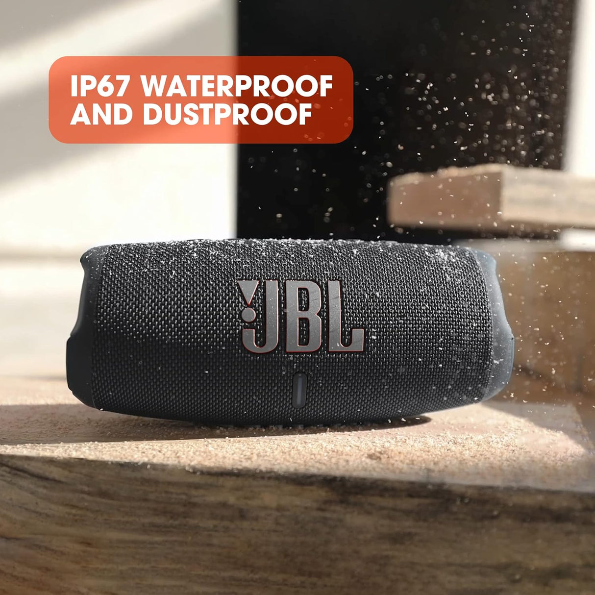 Jbl Charge 5 - مكبر صوت محمول بتقنية البلوتوث مع صوت جهير عميق، مقاوم للماء والغبار بدرجة IP67، 20 ساعة من وقت التشغيل، باور بانك مدمج، باللون الأسود